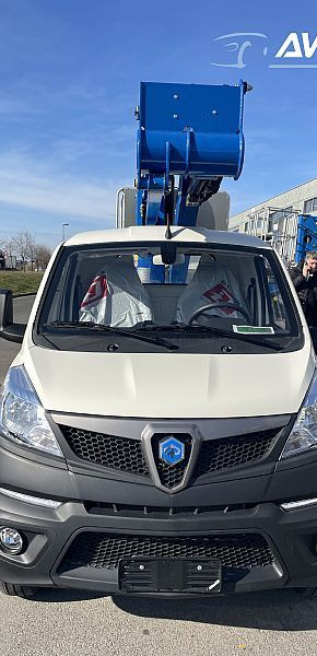 PIAGGIO sa CTE korpom / dizalicom 15 m
