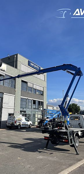 PIAGGIO sa CTE korpom / dizalicom 15 m