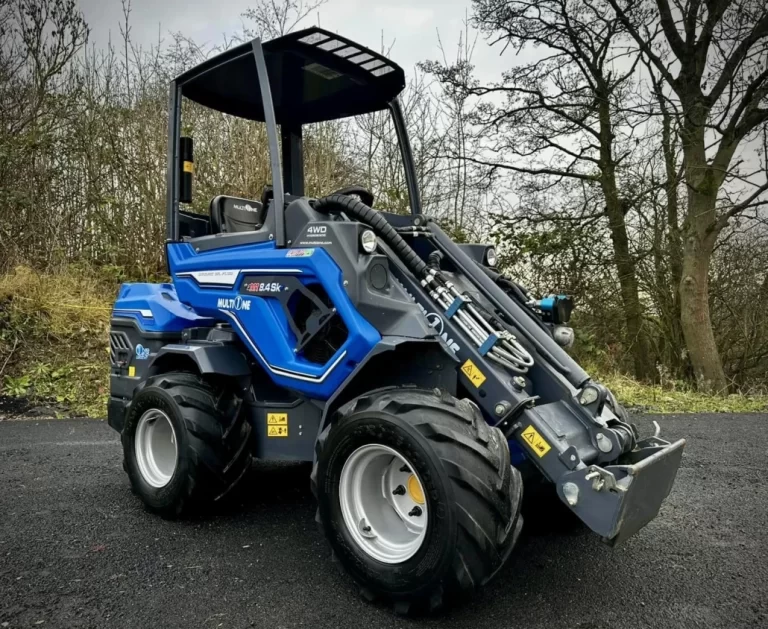 MultiOne 8 / Mini utovarivac / Multifunkcionalna masina