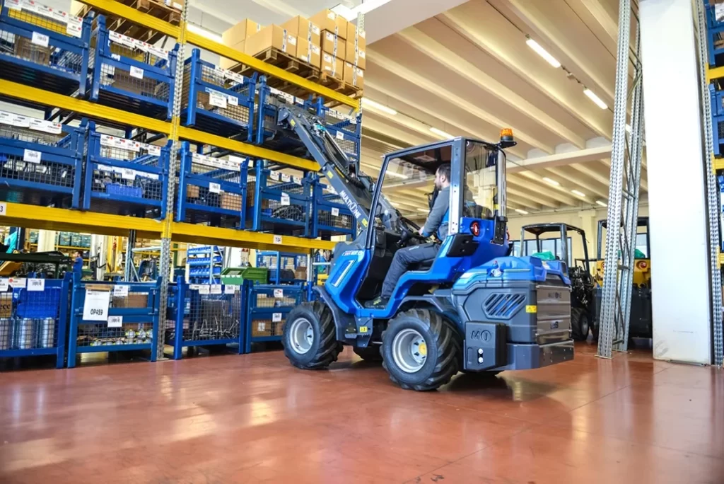 MultiOne EZ / Elektricni utovarivac / Multifunkcionalna masina