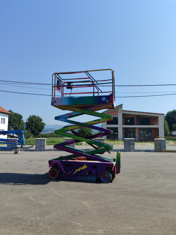 Makazasta platforma / korpa / dizalica Haulotte COMPACT 10
