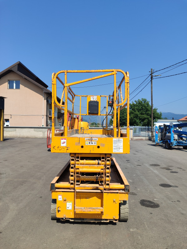 Makazasta platforma / korpa / dizalica Haulotte COMPACT 12