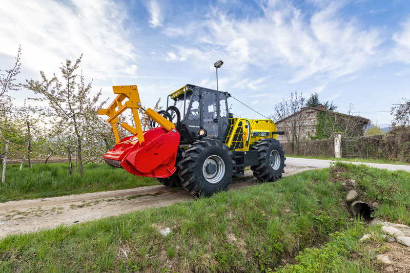Merlo TreEmme X traktor s nosačem priključaka